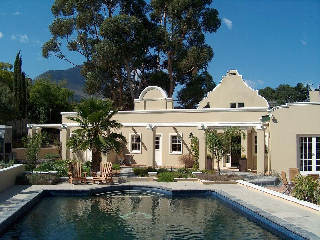 Somerset Villa Guesthouse Somerset West Exterior photo